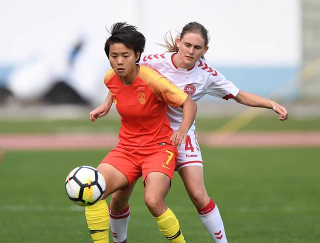 美女扒开尿口图片